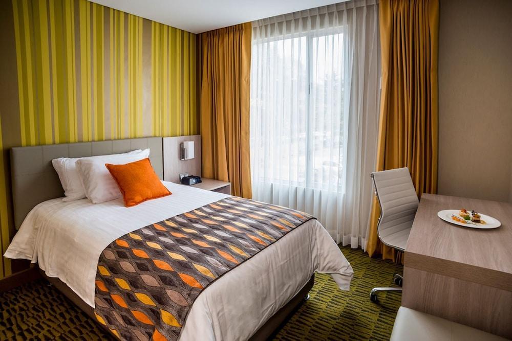 Hotel Plaza Suites Bogotá Zewnętrze zdjęcie