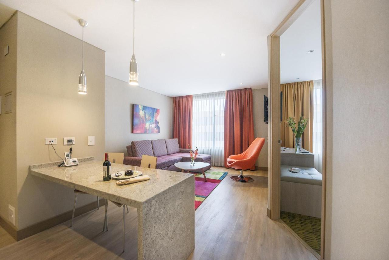 Hotel Plaza Suites Bogotá Zewnętrze zdjęcie