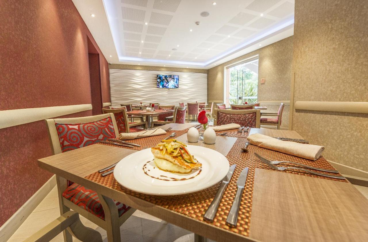 Hotel Plaza Suites Bogotá Zewnętrze zdjęcie
