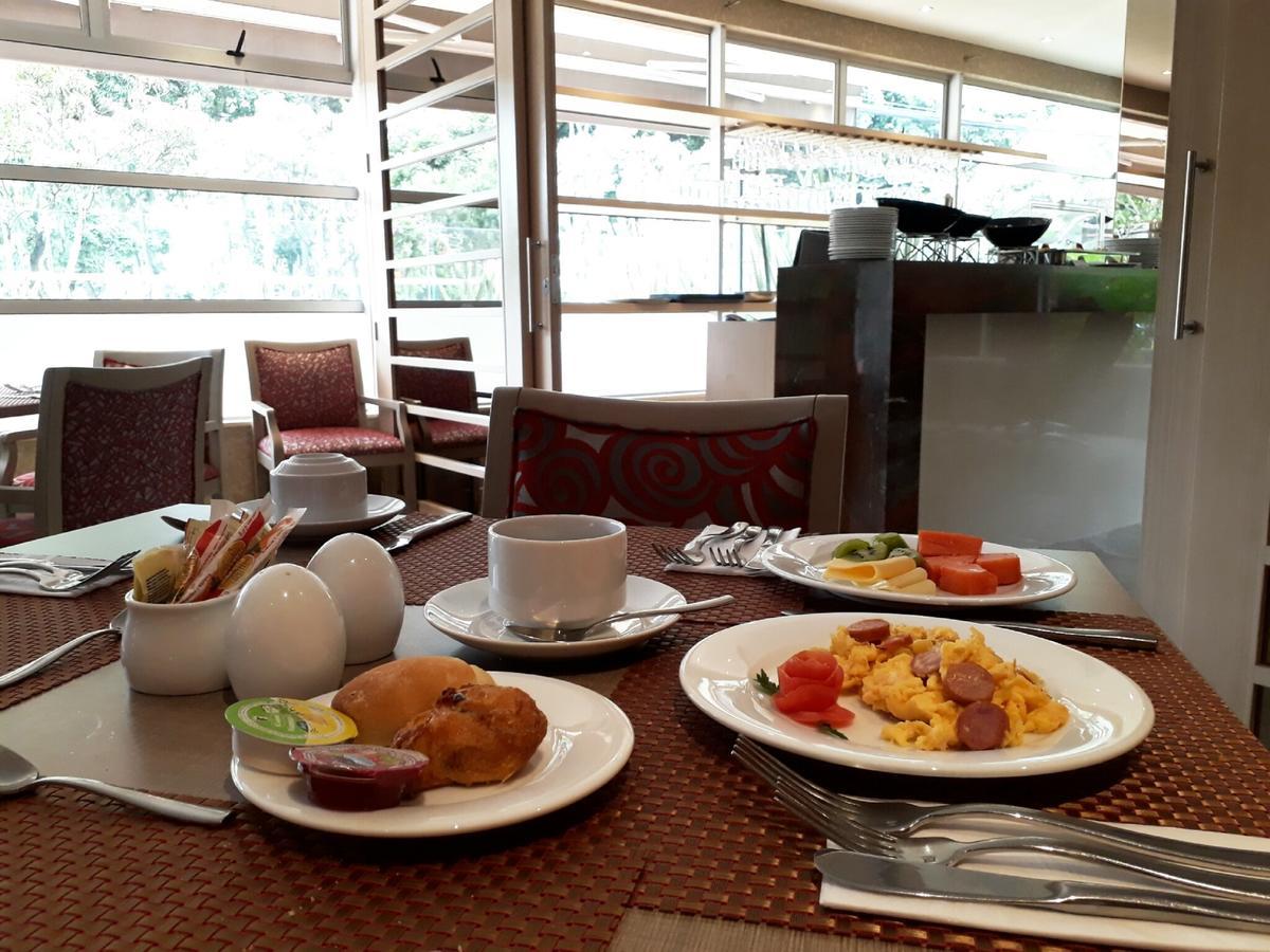 Hotel Plaza Suites Bogotá Zewnętrze zdjęcie